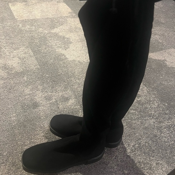 Stuart Weitzman Lowland Black Suede Over The Knee Boots 8.5 NEW - Picture 2 of 6